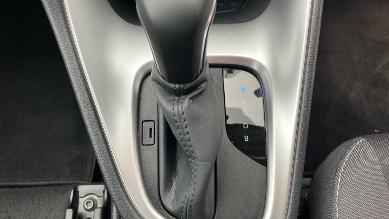 Toyota Yaris 1.5 Hybrid Design 5dr CVT Hybrid Hatchback